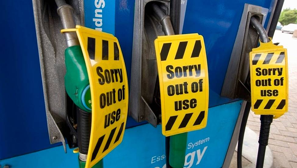 Panic Buying: Psychologists Explain Why Uk Drivers Are Rushing To Fill Their Petrol Tanks