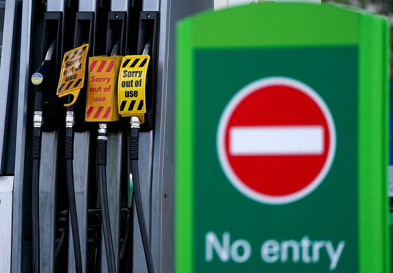 Uk Fuel Crisis: Call For Priority Access To Supplies For School Teachers