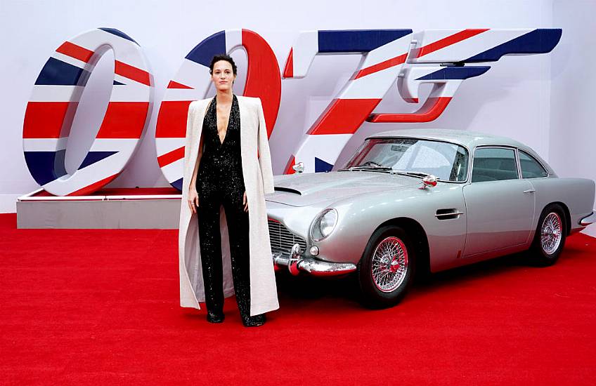 Phoebe Waller-Bridge Shares Thoughts On Female Bond