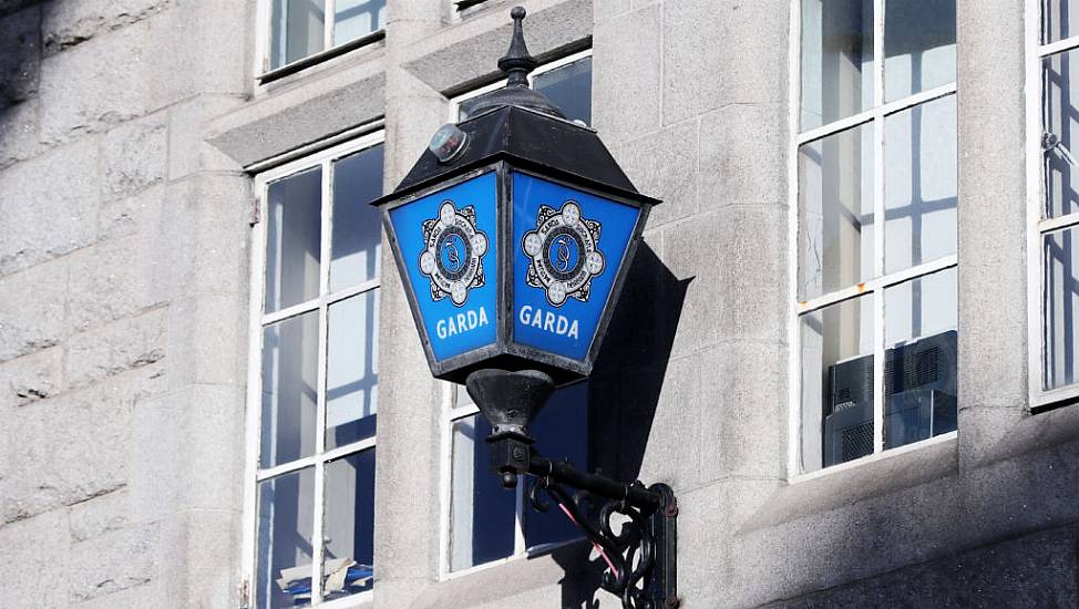 Man Arrested After Barricading Himself In Dublin Apartment With ‘Large Knife’