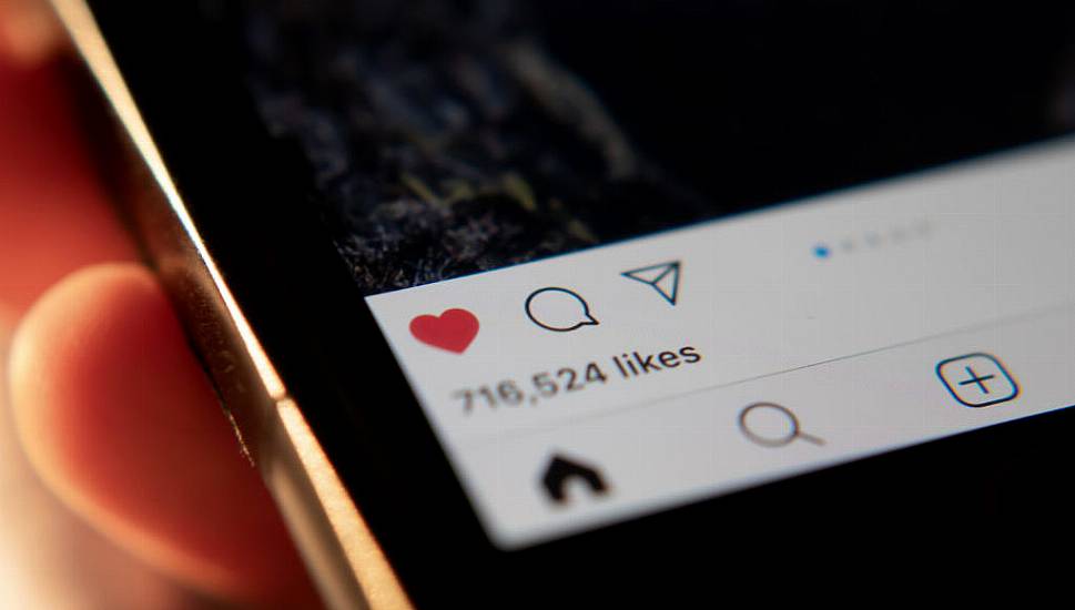 Users Report Issues With Instagram And Facebook Messenger