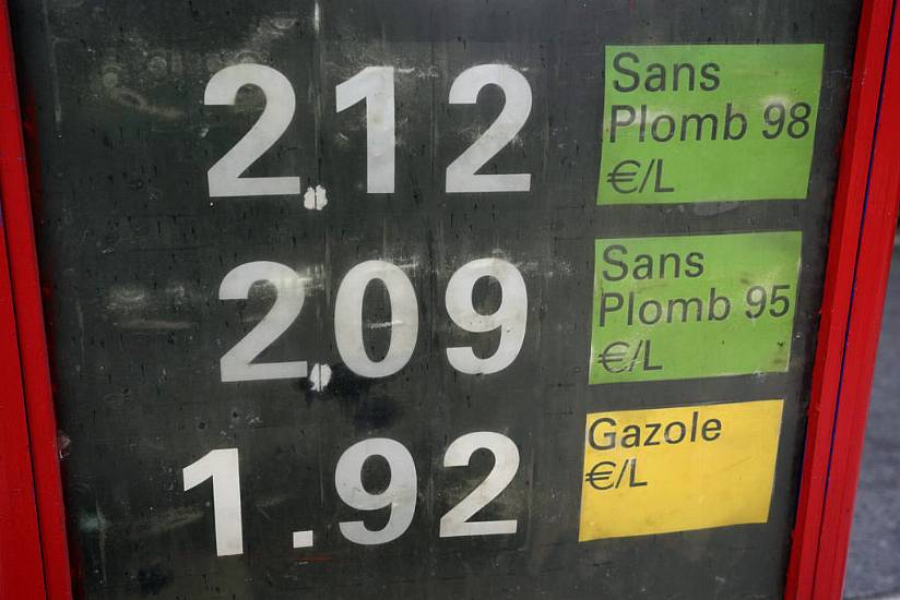 One-Off Payment To Help 36 Million French Motorists Hit By Rising Fuel Prices