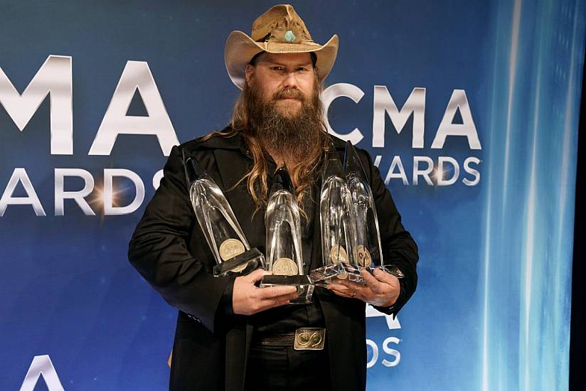 Chris Stapleton Takes Six Trophies At Cma Awards As Luke Combs Wins Top Prize