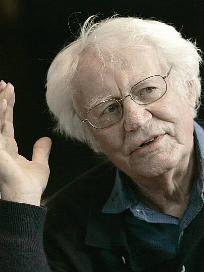 Prominent Minnesota Poet Robert Bly Dies Aged 95