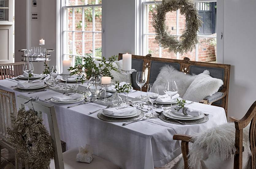 The Christmas Table: How To Style It To Perfection Like A Pro