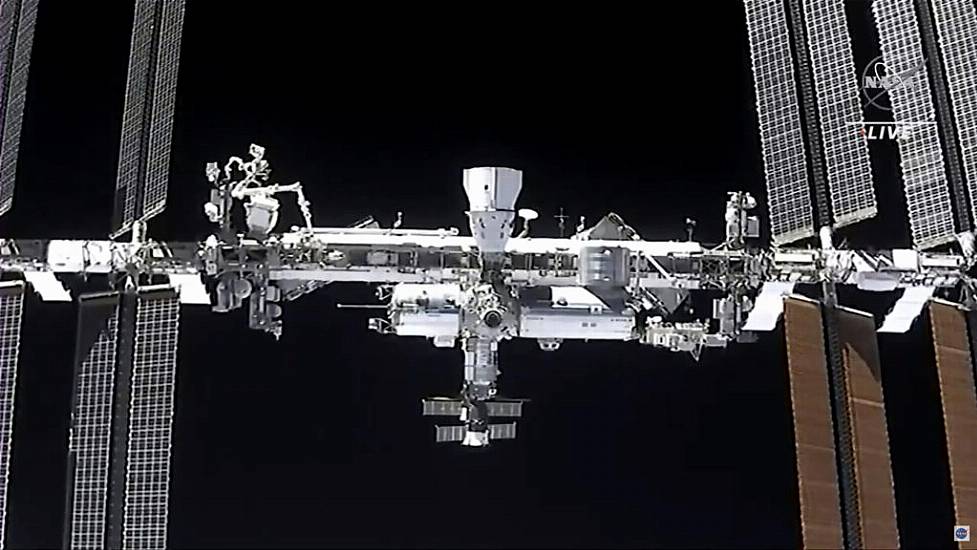 Space Junk Risk Delays Iss Maintenance Mission