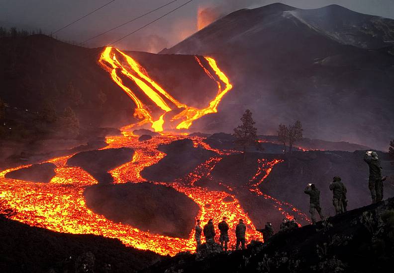 Volcanic Lava Threatens Church And More Homes On Spanish Island