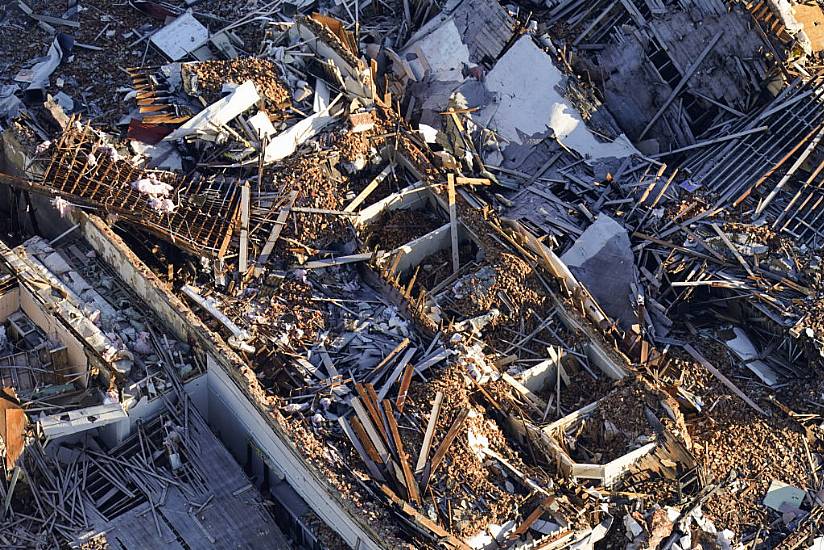 Dozens Dead As Tornadoes Rip Through Us Midwest