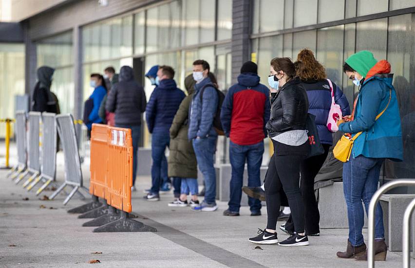 Long Queues Outside Vaccine Centres In North Amid ‘Phenomenal’ Booster Demand