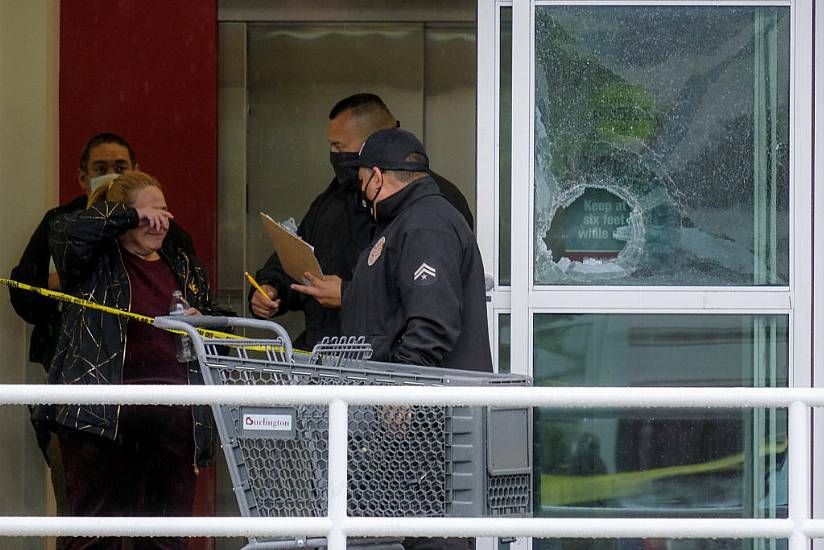 Police Fatally Shoot 14-Year-Old Girl In Los Angeles Store Dressing Room