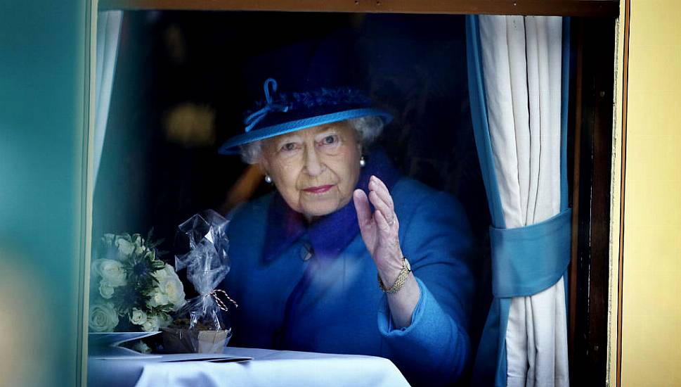 Record-Breaking Queen Elizabeth To Be First British Monarch To Celebrate Platinum Jubilee