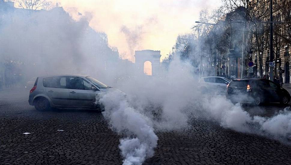 French Covid-19 Protest Convoy Defies Paris Stay-Away Order