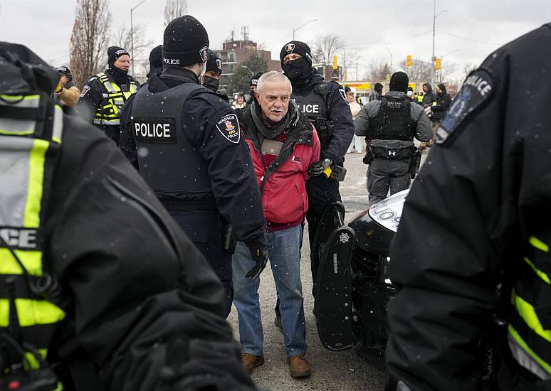 Police Arrest Remaining Protesters At Us-Canada Bridge