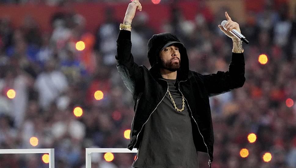 Eminem Takes Knee In Apparent Nod To Colin Kaepernick At Super Bowl Halftime