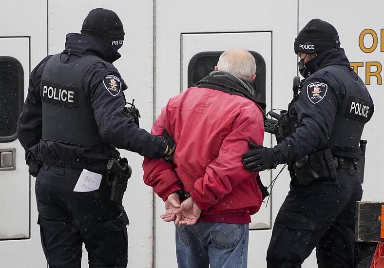 Key Us-Canada Bridge Reopens After Police Clear Protesters