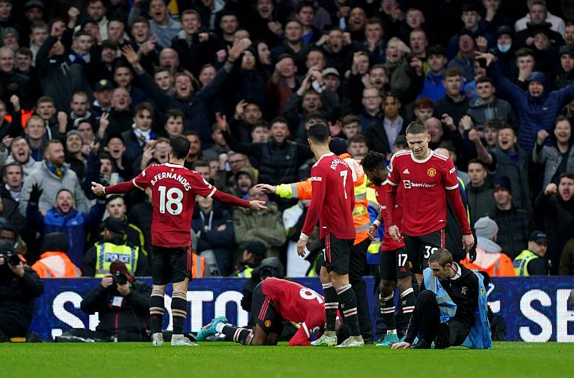 Leeds Identify ‘Small Number Of Supporters’ That Threw Objects Against Man Utd