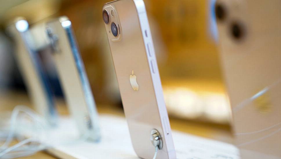 Apple Expected To Launch New Low-Cost 5G Iphone