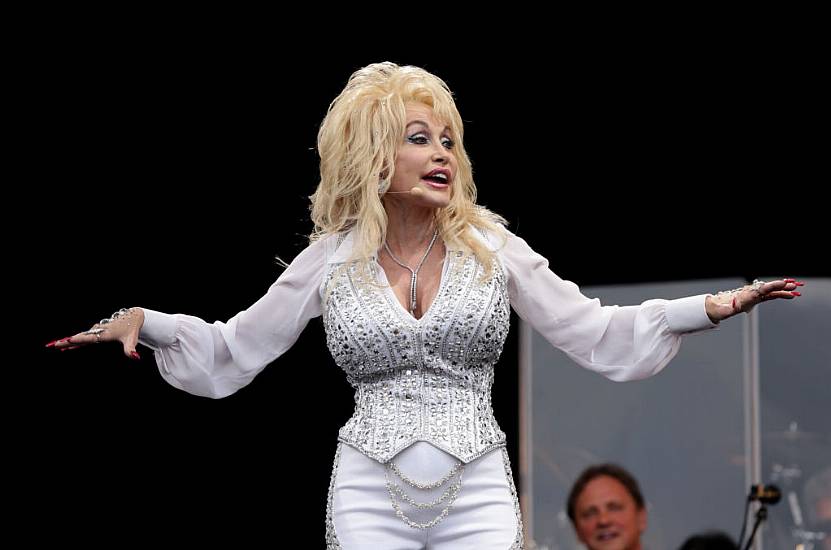 Dolly Parton Withdraws From Race To Be Inducted Into Rock &Amp; Roll Hall Of Fame