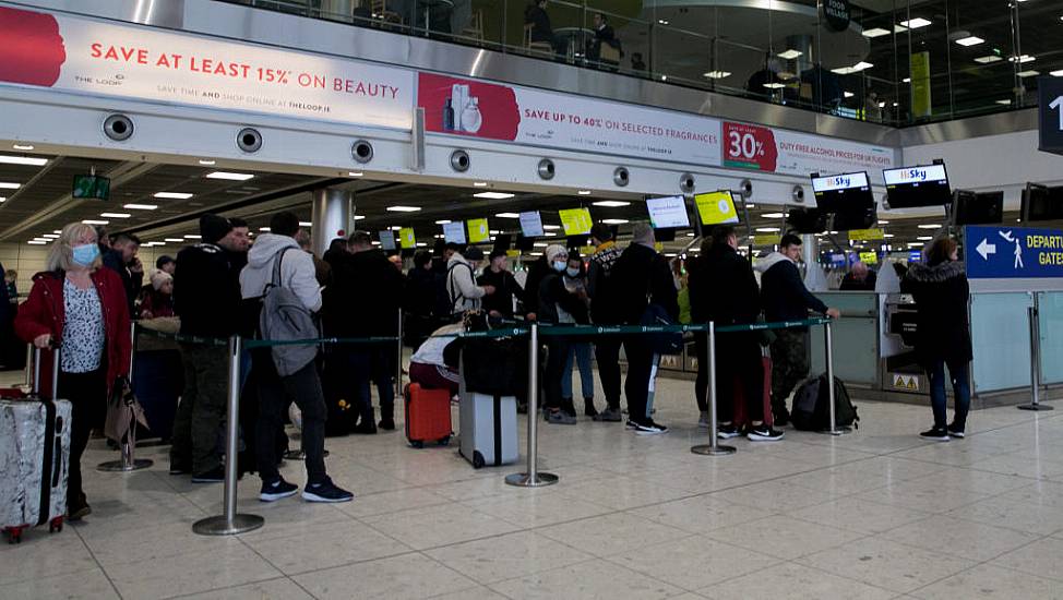 Dublin Airport Boss Apologises For Long Delays Due To Security Staff Shortages