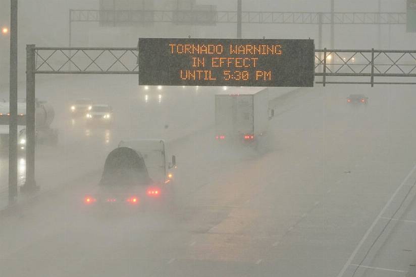 Severe Storms Pummel Us South After Seven Hurt By Arkansas Tornado