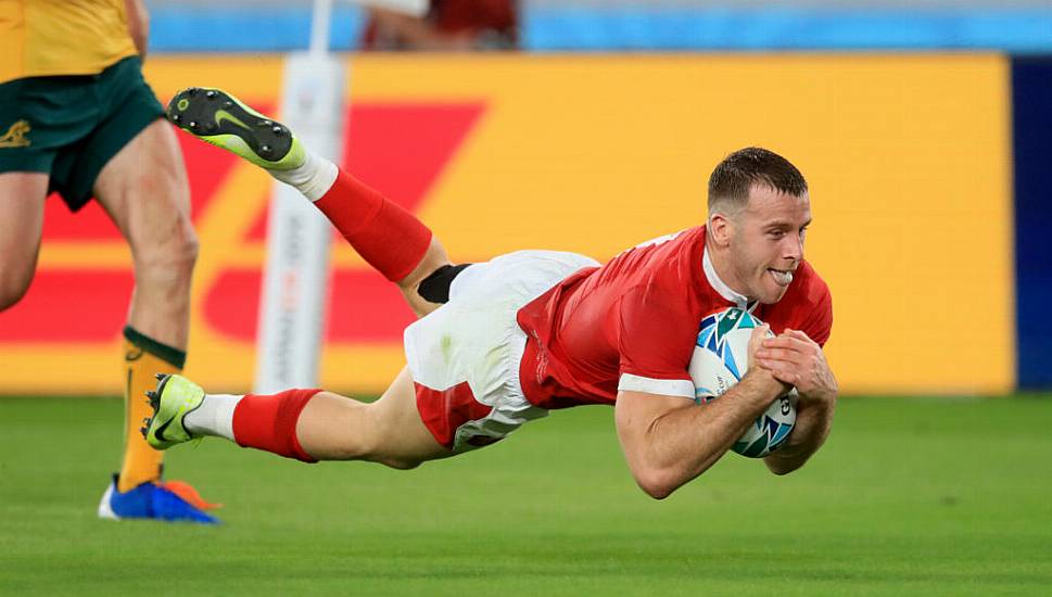 Wales International Gareth Davies Signs New Deal With Scarlets