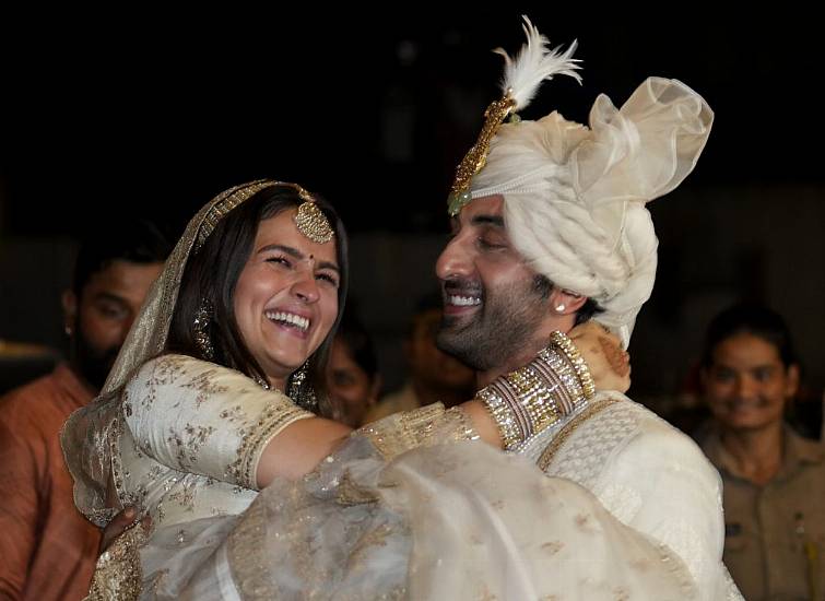 Bollywood Stars Ranbir Kapoor And Alia Bhatt Marry In Mumbai