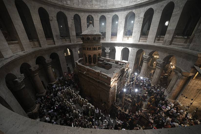 Christian Faithful Mark Easter In Jerusalem