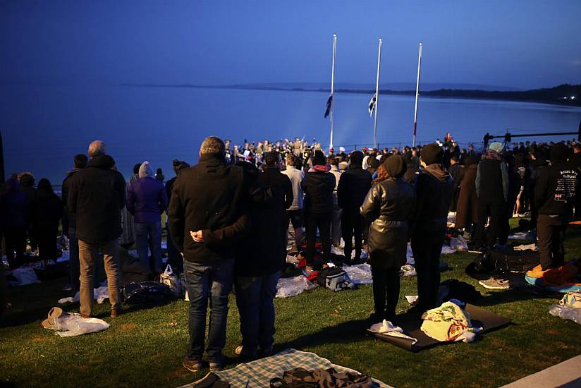 Travellers Remember Fallen Anzacs At Gallipoli Battlefields