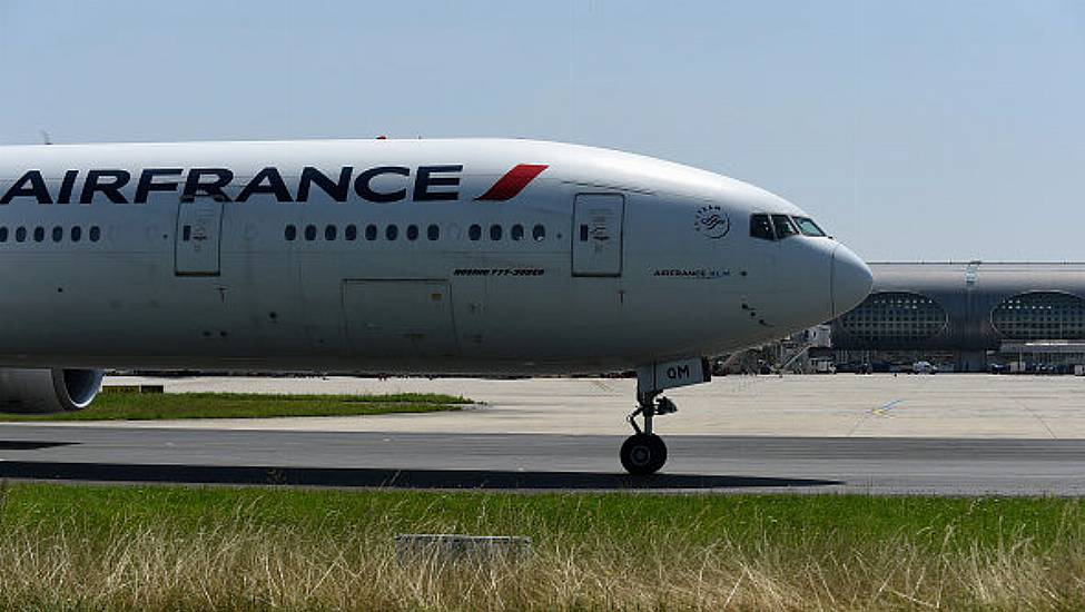 Air France Pilots Pulled Controls In Opposite Directions During Landing Scare