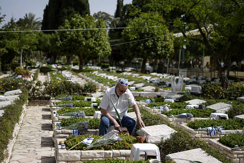 Sirens Wail And People Pause As Israel Commemorates War Dead