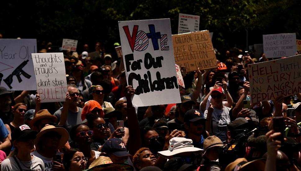 Protesters Hold Photos Of Texas Shooting Victims Outside Nra Convention