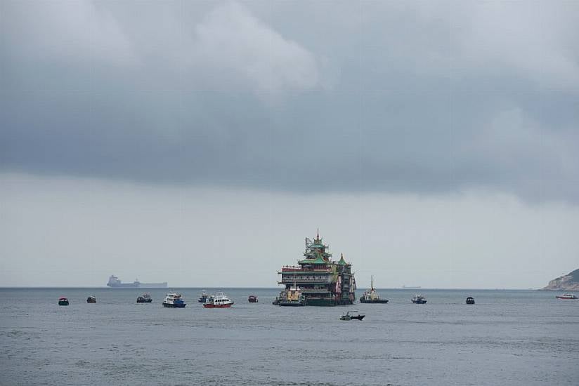 Floating Hong Kong Restaurant That Fed The Queen And Tom Cruise Is Towed Away