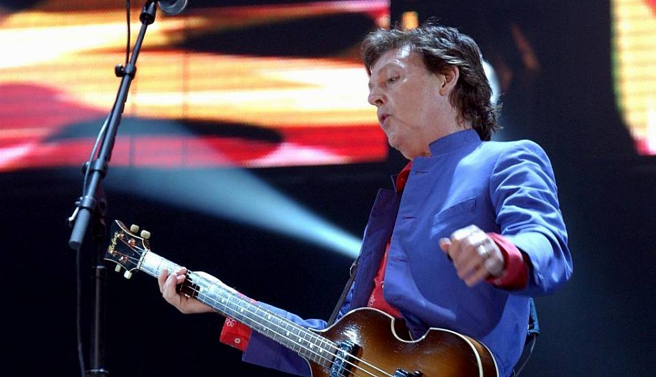 Paul Mccartney Draws Crowds Of Fans To Surprise Glastonbury Warm-Up Gig