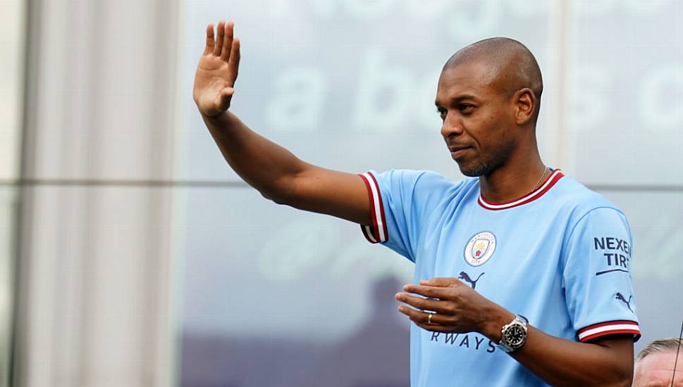 Fernandinho Completes His Return To Former Club Athletico Paranaense