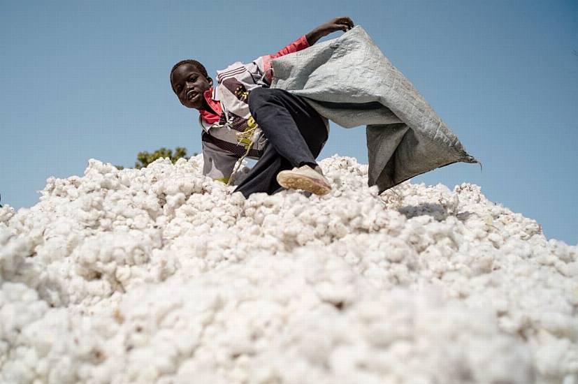 Mali's Cotton Trucks Race To The Border After Economic Sanctions Ease