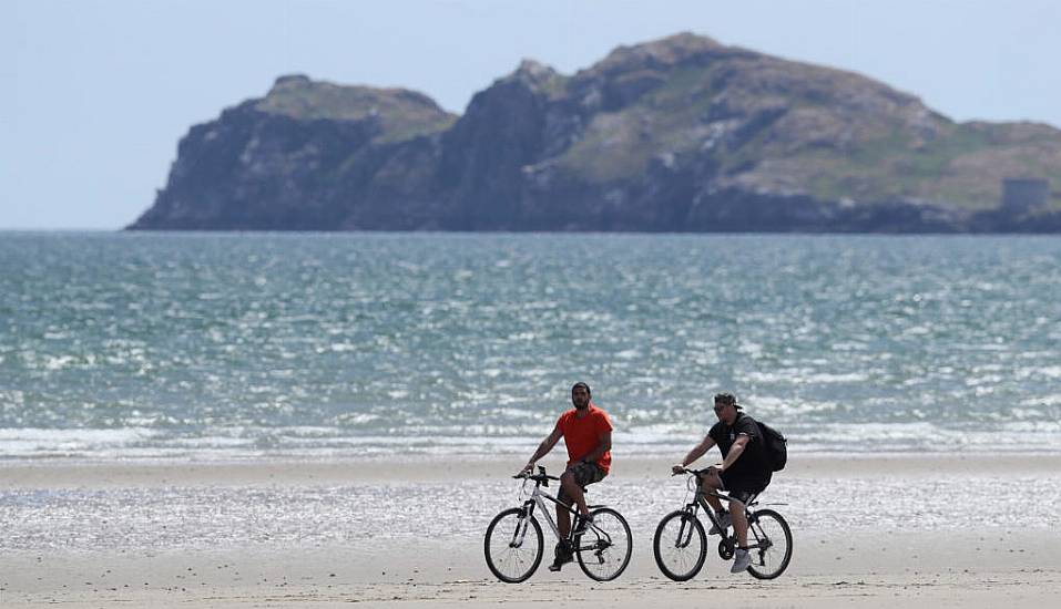 Hot Weather Warning As Ireland's Heatwave Could Bring Record-Breaking Temperatures