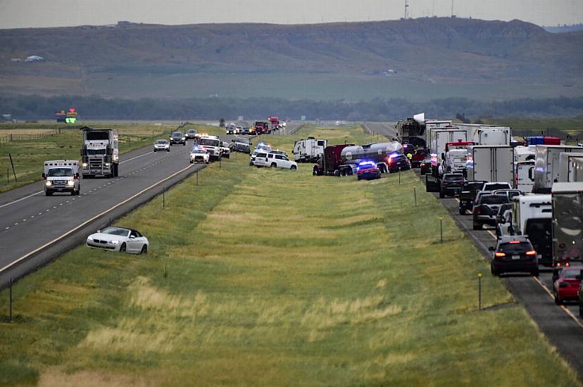 Six People Killed As Dust Storm Causes Us Highway Pile-Up