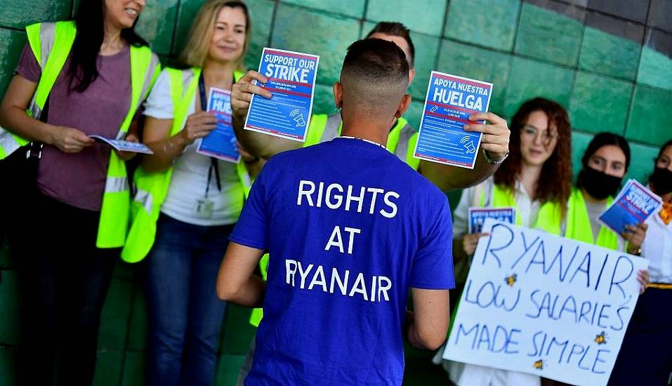 Ryanair's Spanish Cabin Crew Union Plans Weekly Strikes Until January