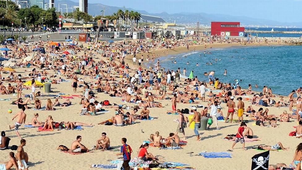 Shops In Spain Must Keep Doors Shut And Limit Air Conditioners To Save Energy