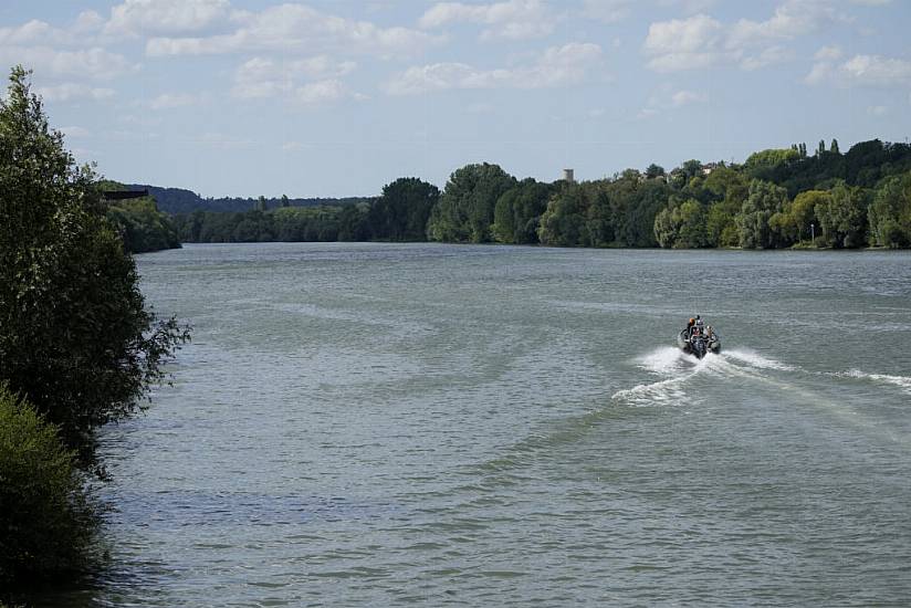 Battle To Save Weakened Whale Lost In The Seine