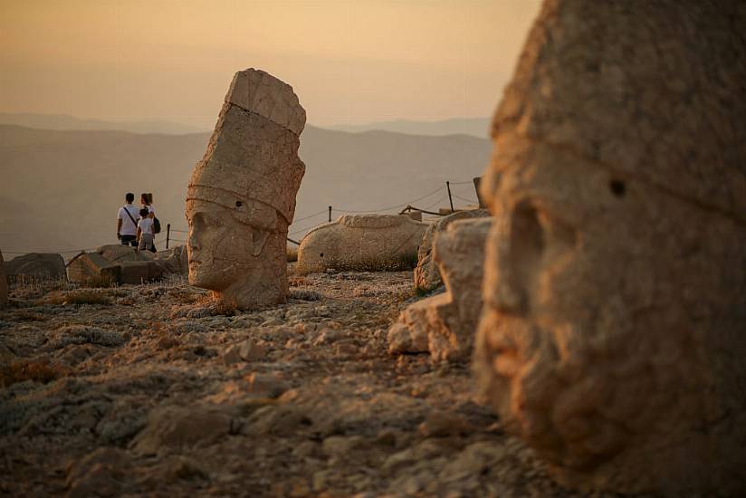 Stargazers Watch Meteors At Ancient Turkish Site