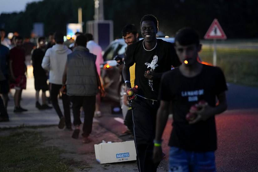 Buses Move 400 Asylum Seekers From Squalid Dutch Camp