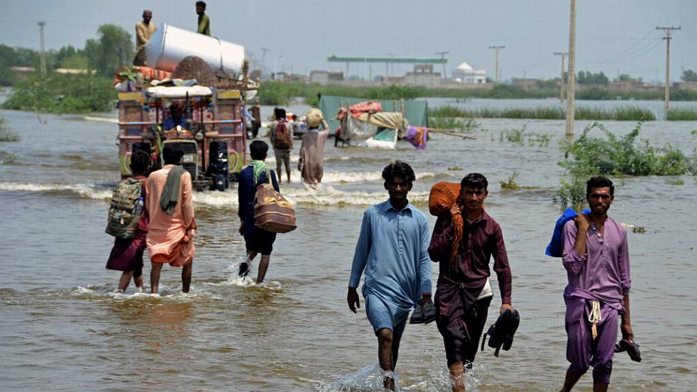 Nearly 500,000 People Crowd Into Camps After Losing Homes In Pakistan Floods