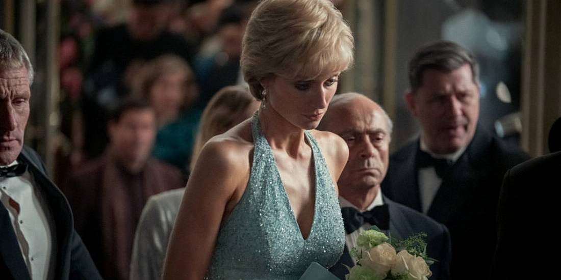 New Glimpse Of The Crown Shows Elizabeth Debicki As A Convincing Diana