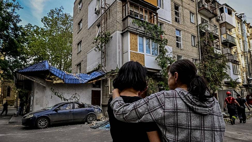 Russian Missile Hits Apartments In Ukrainian City After Us Warns On War Crimes