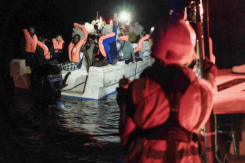 Nearly 300 Rescued Migrants Reach Southern Italian Port