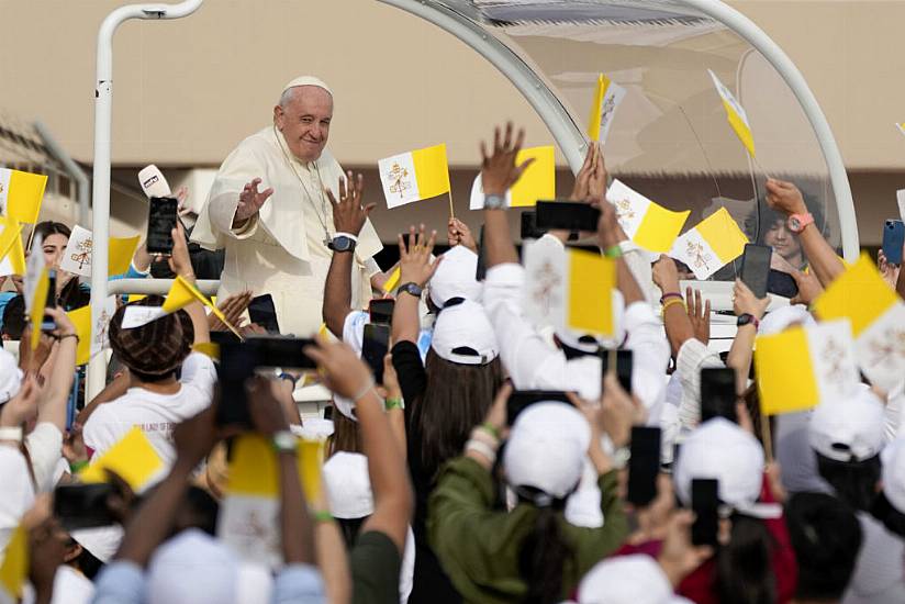 Thousands Pack Bahrain National Stadium For Pope’s Main Mass