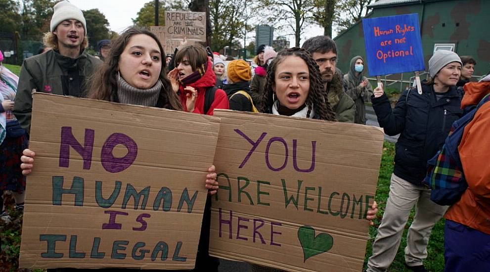 ‘Shut Manston Down’ – Hundreds Protest Outside Uk Migrant Centre In Pouring Rain