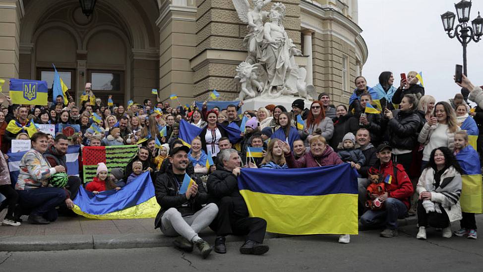 Ukrainian Police And Broadcasts Return To Long-Occupied City