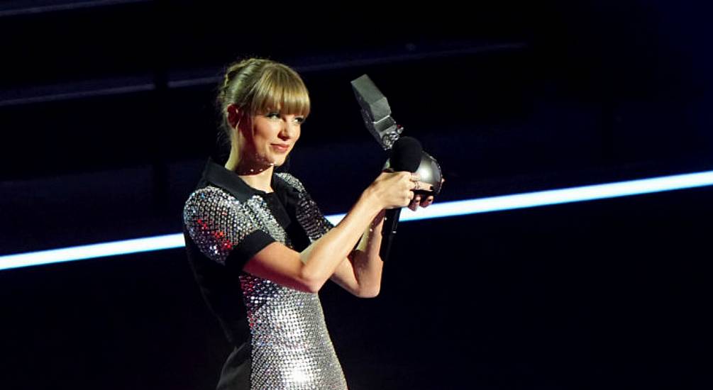 Taylor Swift Triumphs At 2022 Mtv Europe Music Awards As She Claims Top Gongs